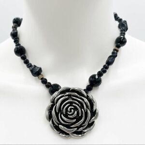 ONYX Rosette Pendant Natural Stone Necklace